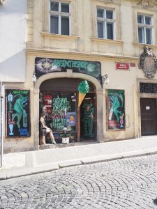 Oui, bon, là, c'est plus un absinth shop mais j'ai pas de photos de cannabis shops (et puis y a marqué cannabis sur la devanture)